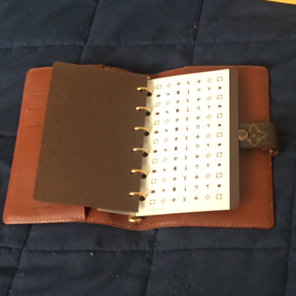 Louis Vuitton Brown and Gold Monogram PM Agenda 2008 - Picture 15 of 16